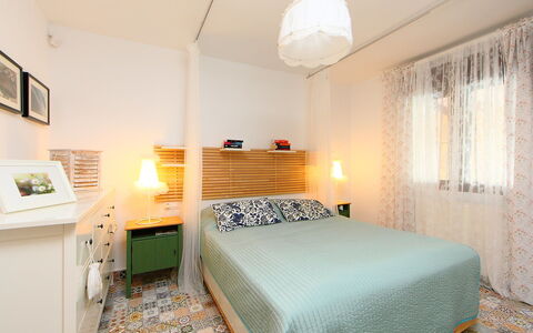 Verano: Chambre, Lit, Pièce, Meubles, Propriété, Drap De Lit, Design Intérieur, Literie, Cadre De Lit, Bâtiment