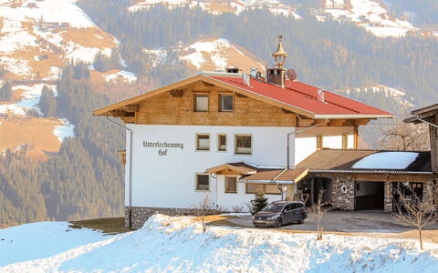 Aschau im Zillertal 320: Neige, Bâtiment, Montagne, Propriété, Fenêtre, Blanc, Bleu Azur, Maison, Pente, Chalet