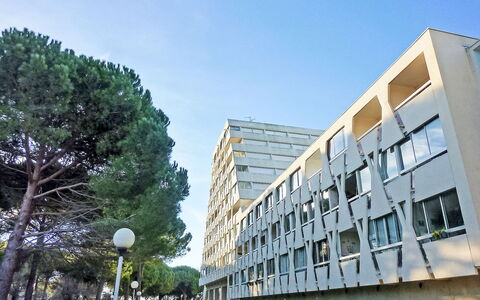 Le Saint Clair: Jour, Bâtiment, Ville, Appartement, Zone Résidentielle, Condominium, Design Urbain, Zone Métropolitaine, Bâtiment Commercial