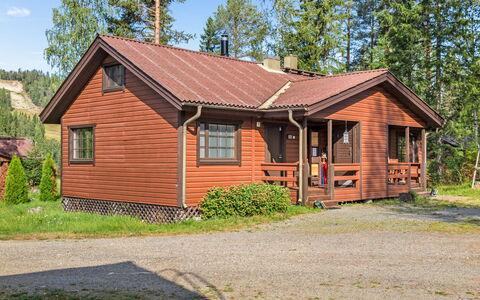 Villa Illi: Bois, Maison, Chalet, Domicile, Toit, Siding, Zone Rurale, Lot Terre, Cabane En Rondins