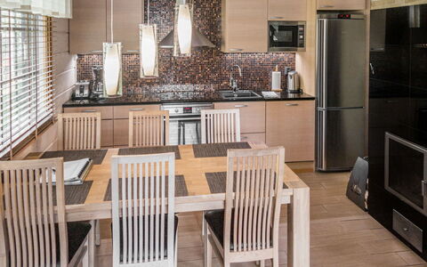 Villa Illi: Meubles, Design Intérieur, Sol, Bois, Chaise, Cuisine, Sol, Plafond, Luminaire, Éclairage
