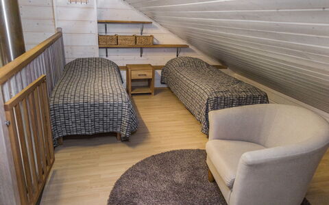 Villa Illi: Sol, Design Intérieur, Sol, Meubles, Bois, Lit, Plafond, Chambre, Pièce, Parquet