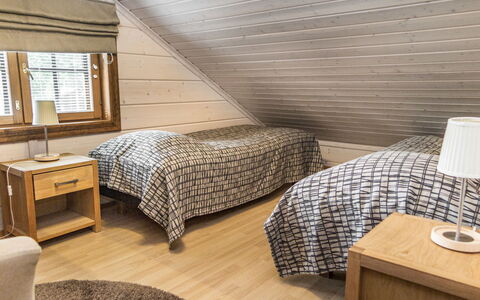 Villa Illi: Lit, Chambre, Sol, Sol, Design Intérieur, Bois, Drap De Lit, Literie, Meubles, Plafond