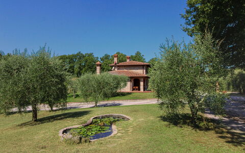 La Casetta nel Bosco: Biens, Ferme, Jardin, Aménagement Paysager, Hacienda, Pelouse, Villa, Cour, Arrière-Cour, Manoir