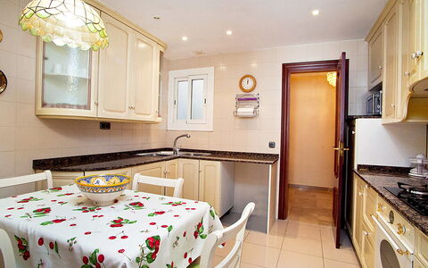 Pg Gracia - Valencia: Pièce, Propriété, Meubles, Bâtiment, Design Intérieur, Sol, Cuisine, Immobilier, Plafond, Maison