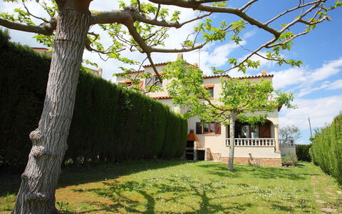 Mas Rovira 8: Plante, Ciel, Nuage, Bâtiment, Arbre, Botanique, Paysage Naturel, Végétation, Lot Terre, Herbe