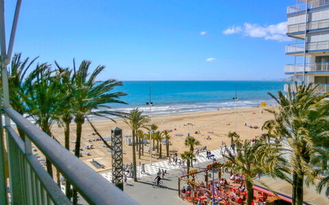 La Goleta: Ciel, L'Eau, Nuage, Plante, Arbre, Bleu Azur, Plage, Ombre, Bâtiment, Arecales