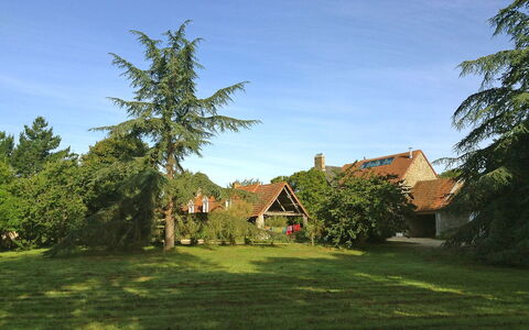 La Gicquelière: Ciel, Plante, Paysage Naturel, Lot Terre, Bâtiment, Nuage, Maison, Herbe, Arbre, Paysage