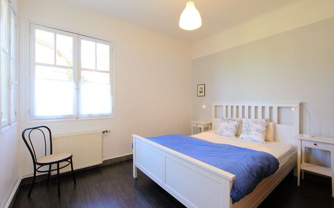 Villa Esmeralda: Chambre, Lit, Meubles, Pièce, Propriété, Drap De Lit, Cadre De Lit, Sol, Design Intérieur, Bâtiment