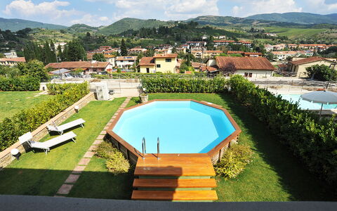 Casa Fabrizio: L'Eau, Nuage, Ciel, Plante, Propriété, Piscine, Bâtiment, Bleu Azur, Arbre, Montagne