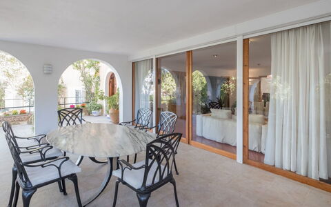 Santa Ponça: Pièce, Propriété, Salle À Manger, Meubles, Immobilier, Bâtiment, Design Intérieur, Table, Sol, Maison