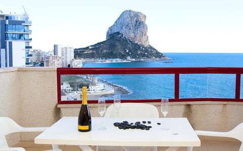 Calpe Calp 867: Bleu, Table, Pièce, Meubles, Mural, Fond D'Écran, Mer, Architecture, Océan, Mobilier De Jardin