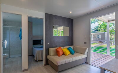 Bi Village 200.57: Pièce, Design Intérieur, Meubles, Propriété, Salon, Bâtiment, Maison, Plafond, Mur, Architecture