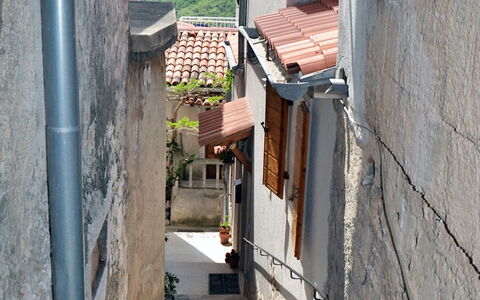 Kristijan: Ruelle, Ville, Rue, Quartier, Mur, Bâtiment, Maison, Infrastructure, Route, Architecture