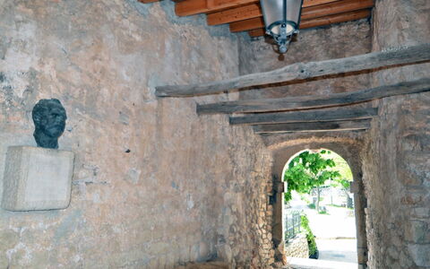 Kristijan: Cambre, Mur, Architecture, Bâtiment, Maison, Histoire, Hacienda, Biens, Plafond, Fenêtre