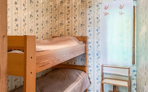 Leppäranta: Lit, Chambre, Mur, Sol, Sol, Bois, Design Intérieur, Drap De Lit, Literie, Meubles