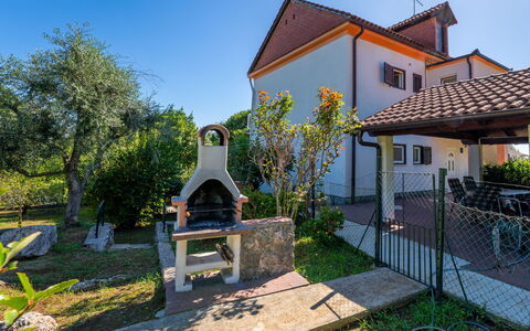 Franjo: Toit, Domicile, Jardin, Biens, Chalet, Aménagement Paysager, Hacienda, Cour, Arrière-Cour, Villa