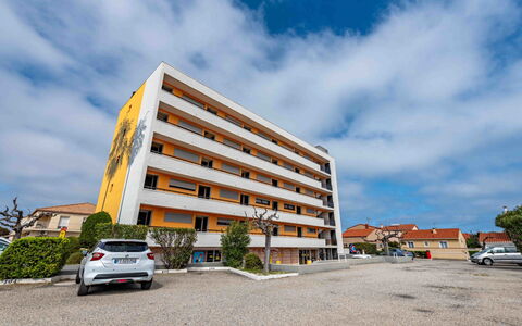 Le Suffren: Appartement, Meubles, Zone Résidentielle, Balcon, Condominium, Chaise, Ombre, Recours, Côte, Hôtel