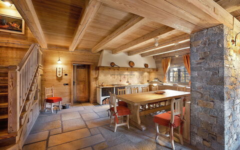 Chalet Anna: Propriété, Bâtiment, Pièce, Faisceau, Design Intérieur, Maison, Plafond, Meubles, Domicile, Immobilier