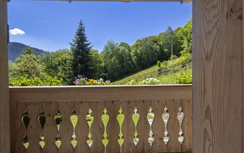 Chalet Anna: Bois, Balustre, Tache De Bois, Dur, Balcon, Porche, Balustrade, Planche, Eco Hôtel