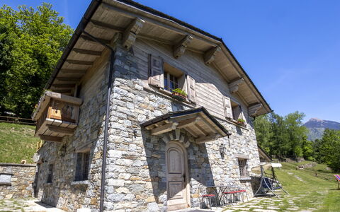 Chalet Anna: Bâtiment, Maison, Chalet, Domicile, Architecture, Zone Rurale, Porte, Toit, Établissements Humains, Mur De Pierre