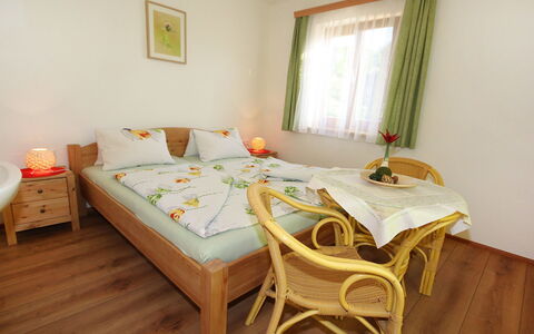 Sonnhaus: Chambre, Meubles, Lit, Pièce, Propriété, Drap De Lit, Cadre De Lit, Sol, Literie, Design Intérieur