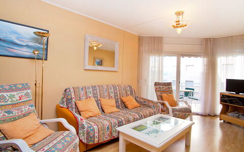 Edificio Blanqueries: Canapé, Meubles, Cadre, Propriété, Table, Bleu Azur, Confort, Salon, Design Intérieur, Bois