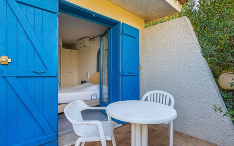 Le Lavandou 135: Bleu, Mobilier De Jardin, Ombre, Chaise, Balancelle, Hôtel, Recours, Piscine