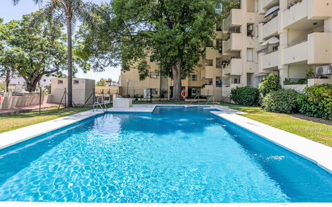 Torremolinos 150: Zone Résidentielle, Appartement, Piscine, Condominium, Établissements Humains, Design Urbain, Biens, Ombre, Recours, Hôtel