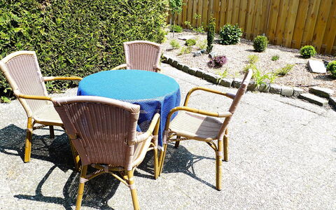 Norddeich 145: Chaise, Meubles, Tableau De Plein Air, Mobilier De Jardin, Patio, Table, Arrière-Cour, Propriété, Cour, Jardin