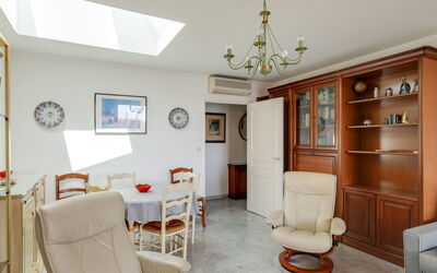 Logement:&nbsp;Bleu Marine 505.6