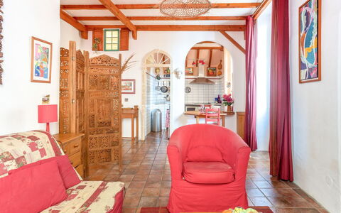 Miralheti: Propriété, Meubles, Décoration, Bâtiment, Cadre, Orange, Textile, Confort, Design Intérieur, Sol