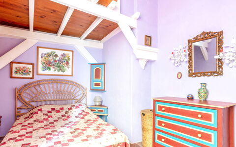 Miralheti: Meubles, Propriété, Bâtiment, Produit, Fenêtre, Bleu Azur, Vert, Design Intérieur, Bois, Cabinetry