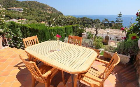 Zen: Propriété, Meubles, Mobilier De Jardin, Vacances, Table, Tableau De Plein Air, Immobilier, Maison, Villa, Bâtiment
