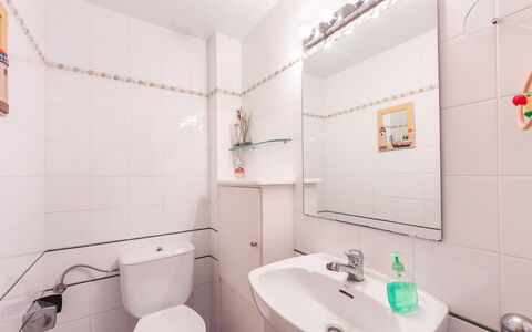 Zen: Salle De Bains, Propriété, Pièce, Design Intérieur, Luminaire Plomberie, Architecture, Mur, Immobilier, Maison, Toilette