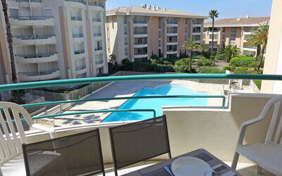 Fréjus 560: Propriété, Bâtiment, Appartement, Recours, Immobilier, Condominium, Maison, Piscine, Pièce, Domicile