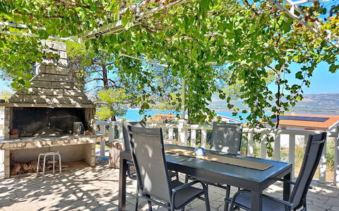 Trogir Slatine 166: Piscine, Chaîne De Montagnes, Eco Hôtel, Recours, Biens, Vallée, Villa, Aménagement Paysager, Ville Resort, Arrière-Cour