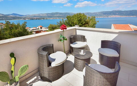 Trogir Slatine 166: Meubles, Appartement, Recours, Chaise, Mobilier De Jardin, Plante D'Appartement, Balcon, Eco Hôtel, Hôtel, Pot De Fleur
