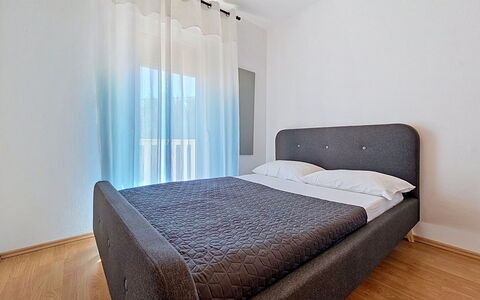 Trogir Slatine 166: Piscine, Chaîne De Montagnes, Eco Hôtel, Recours, Biens, Vallée, Villa, Aménagement Paysager, Ville Resort, Arrière-Cour