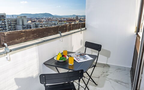 Prater: Appartement, Chaise, Balcon, Daylighting, Aluminium, Linge