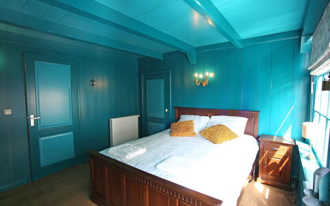 Voc-Huys: Pièce, Chambre, Propriété, Meubles, Lit, Design Intérieur, Turquoise, Plafond, Bâtiment, Maison