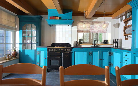 Voc-Huys: Pièce, Turquoise, Bleu, Design Intérieur, Plafond, Meubles, Bâtiment, Propriété, Sol, Table