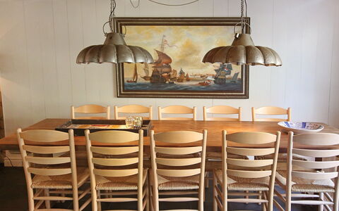 Voc-Huys: Pièce, Meubles, Table, Design Intérieur, Salle À Manger, Chaise, Cuisine, Bâtiment, Tabouret, Dur