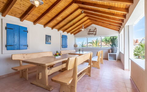 Brač Sutivan 104: Propriété, Bâtiment, Pièce, Maison, Immobilier, Meubles, Table, Design Intérieur, Plafond, Domicile