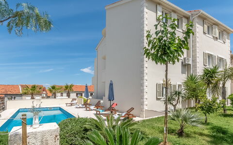 Brač Sutivan 104: Propriété, Bâtiment, Immobilier, Maison, Zone Résidentielle, Architecture, Appartement, Arbre, Vacances, Recours