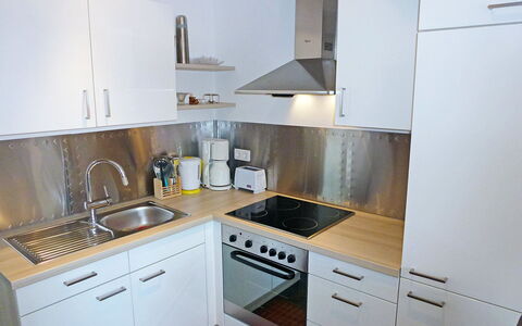 Weisenhorn: Propriété, Pièce, Cuisine, Cabinetry, Comptoir, Meubles, Design Intérieur, Bâtiment, Maison, Principaux Appliance