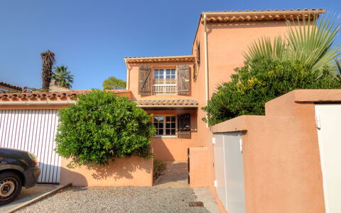 Les Troenes: Propriété, Maison, Bâtiment, Immobilier, Domicile, Zone Résidentielle, Architecture, Villa, Quartier, Façade
