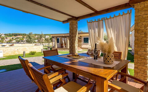 Rab Kampor 650: Propriété, Bâtiment, Pièce, Immobilier, Meubles, Maison, Table, Design Intérieur, Domicile, Patio