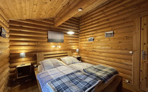 Birdieferienhaus: Meubles, Bâtiment, Confort, Bois, Design Intérieur, Maison, Cadre De Lit, Lit, Sol, Sol