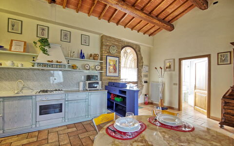 Poggiluglio: Propriété, Pièce, Bâtiment, Meubles, Maison, Design Intérieur, Cuisine, Domicile, Immobilier, Plafond